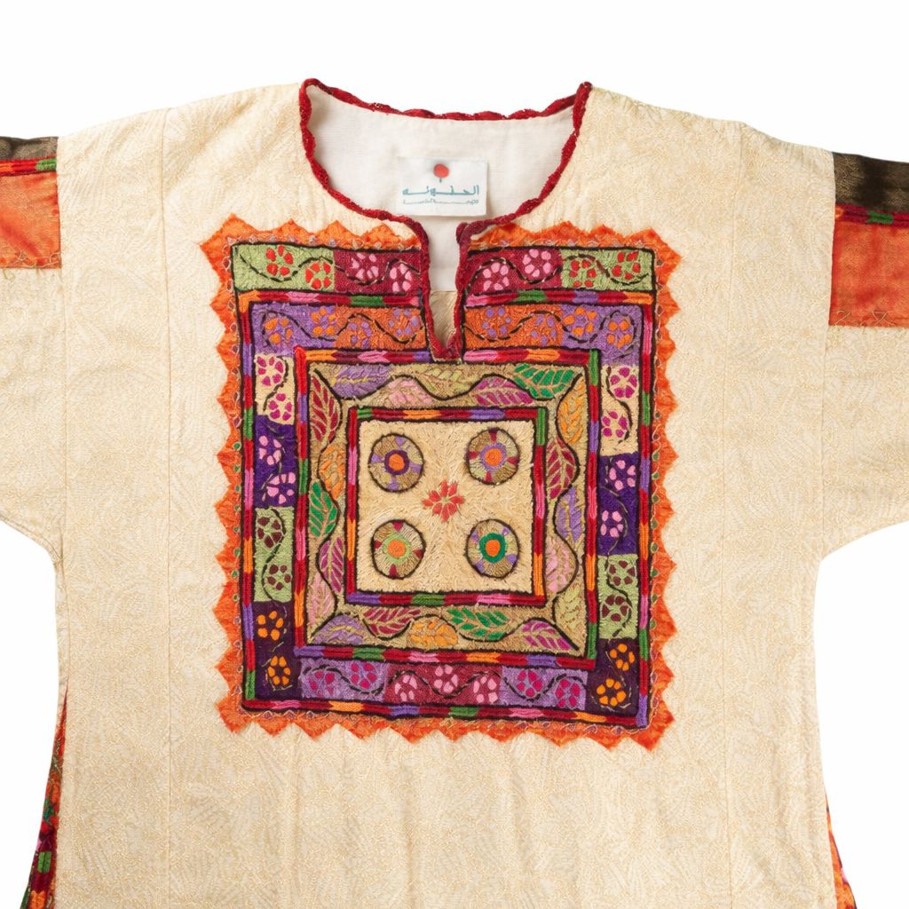 Construction detail of Jerusalem Aghabani Thobe