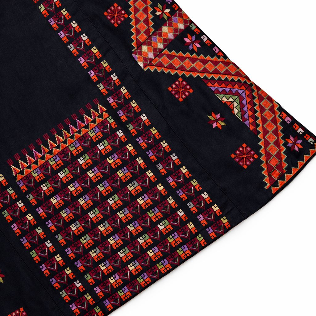 Additional detail of Halhul thobe