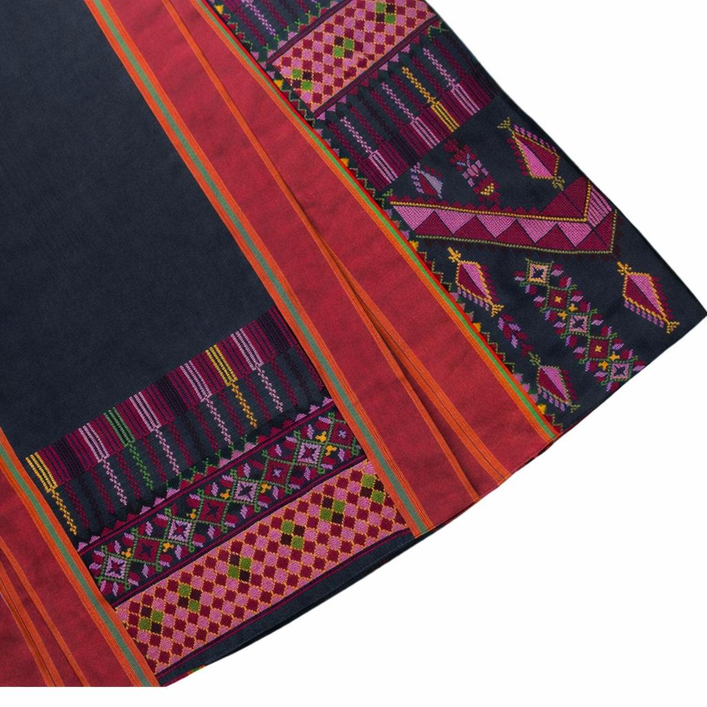 Decorative detail of Al-Majdal thobe variation 1