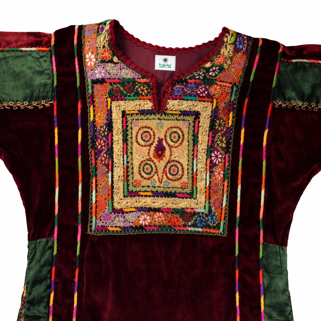 Additional decorative detail of Bethlehem Al-Malak Maroon Thobe