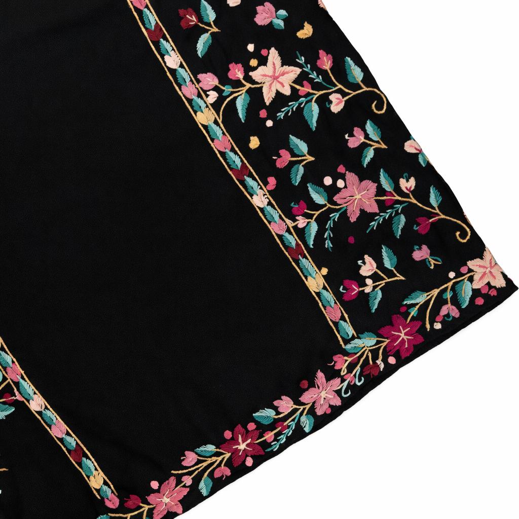 Decorative detail of Beit Amer thobe