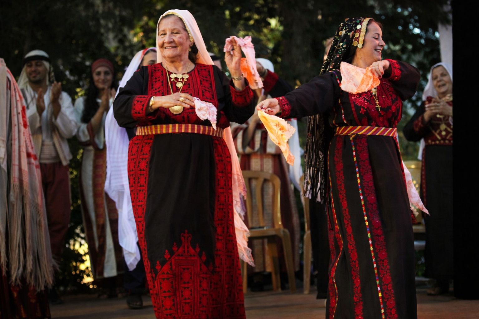 Palestinian folk chants performed on stage